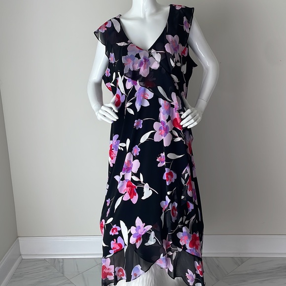 Calvin Klein: Sleeveless Surplice V-Neck Floral Dress Size 1X. - Picture 2 of 13